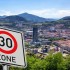 W Hiszpanii weszly w zycie nowe ograniczenia predkosci Jest tez surowszy taryfikator mandatow  - ograniczenie do 30 km na godzine hiszpania 1