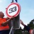 Holenderskie miasto zmienia znaki drogowe na czesc swojej gwiazdy w F1  Maxa Verstappena  - F1 zmiana znak lw