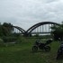 Co warto zobaczyc nad Pilica Od Paska do Hrabala turystyczna trasa motocyklowa - 13 Kolo lukowego mostu w Bialobrzegach spinajacego brzegi Pilicy jest stanica wodna