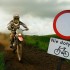 Wyzsze kary za wjazd motocyklem do lasow To wnioski po spotkaniu urzednikow i sluzb magistratu w Andrychowie  - motocross zakaz 1
