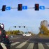Detektory pojazdow na skrzyzowaniach nie uwzgledniaja motocykli Kierowcy jednosladow sa bezradni  - skrzyzowanie motocyklista 1