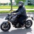 Suzuki GSX8S  test motocykla Cos innego niz mowia dane w katalogu - 07 Suzuki GSX 8S na drodze
