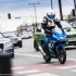 Motocykl to najszybszy srodek transportu w miescie Tanszy jest tylko rower a o komunikacji miejskiej zapomnij - Suzuki GSX R 125 test motocykla Barry 11