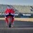 Honda CBR600RR 2024  opis zdjecia dane techniczne Kolejny klasyczny motocykl supersport wraca do gry - 458366 24YM CBR600RR