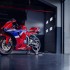 Honda CBR600RR 2024  opis zdjecia dane techniczne Kolejny klasyczny motocykl supersport wraca do gry - 458399 24YM CBR600RR