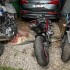 Policja zlikwidowala dziuple motocyklowa Zabezpieczono magazyn czesci i uratowano jeden motocykl przed rozbiorka - kradzione motocykle dziupla lodz 01