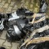 Policja zlikwidowala dziuple motocyklowa Zabezpieczono magazyn czesci i uratowano jeden motocykl przed rozbiorka - kradzione motocykle dziupla lodz 03