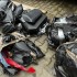Policja zlikwidowala dziuple motocyklowa Zabezpieczono magazyn czesci i uratowano jeden motocykl przed rozbiorka - kradzione motocykle dziupla lodz 04