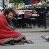 bezdomny czlowiek na ulicach San Francisco
