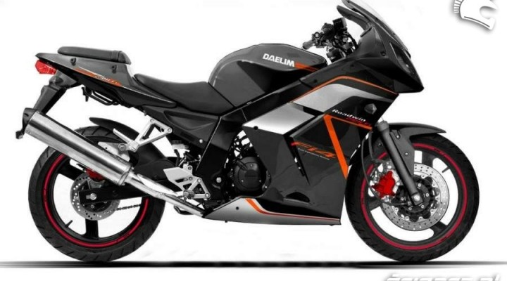Daelim Roadwin 250R FI 1