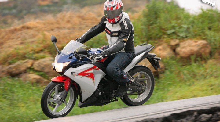 w ruchu Honda CBR250R 2011