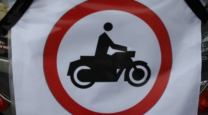 Zakaz wjazdu motocykli Rzeszow znak B4 z