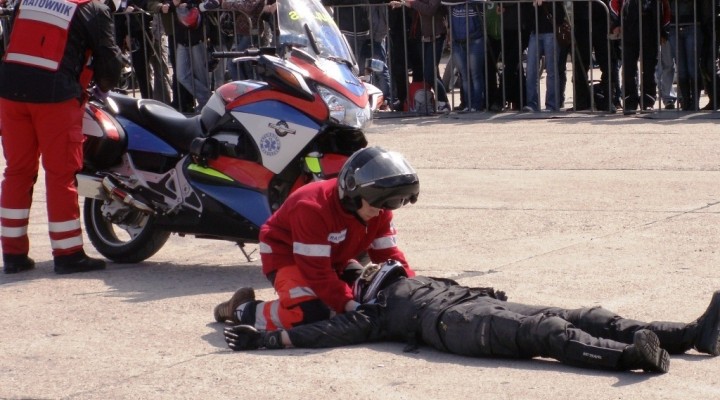 akcja ratunkowa Otwarcie sezonu motocyklowego Bemowo 2010