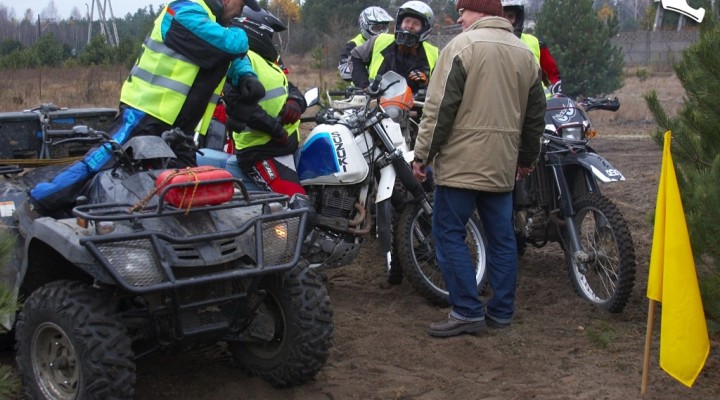 na punkcie potwierdzenia LXII pogon za lisem pionki 2008 a img 0210