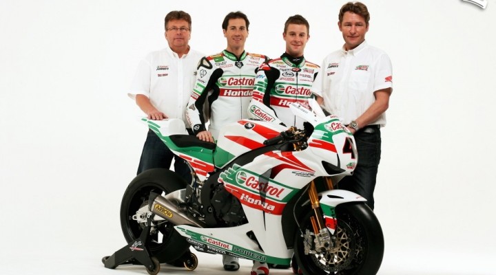 Carlo Fiorani z Honda Europe i Ruben Xaus i Jonathan Rea i Ronald Ten Kate