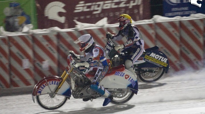 wyjscie na prosta eliminacje mistrzostw swiata ice racing sanok 2010 a mg 0233