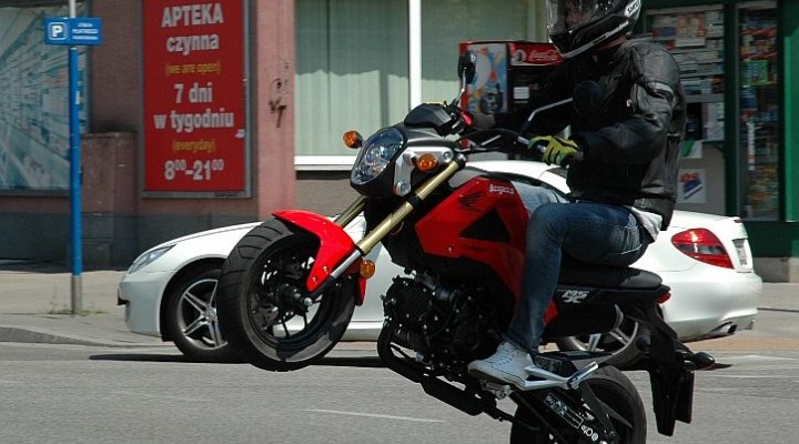 Wheelie Honda MSX 125 2014 z
