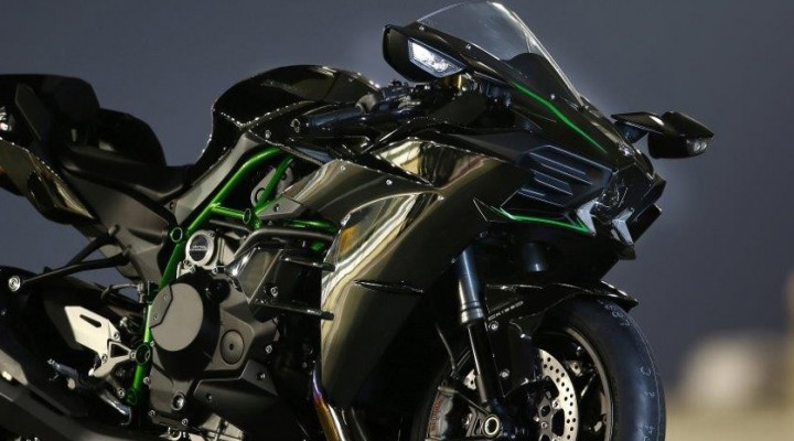 Kawasaki Ninja H2 R 2015 uliczny z