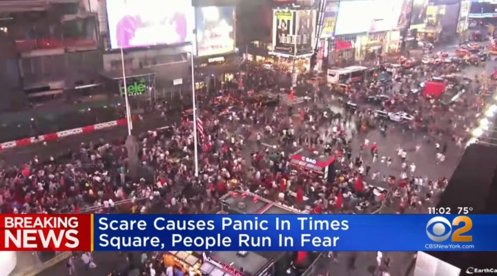 Panika na Times Square po strzale z wydechu motocykla z