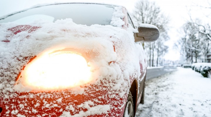 car light snow weather 730901 z