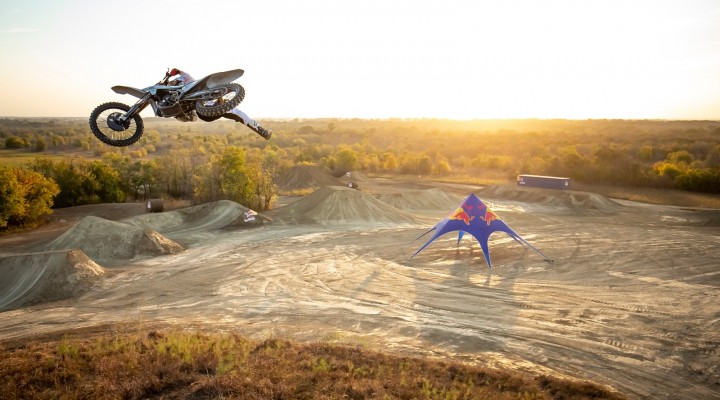 Cole Seely z