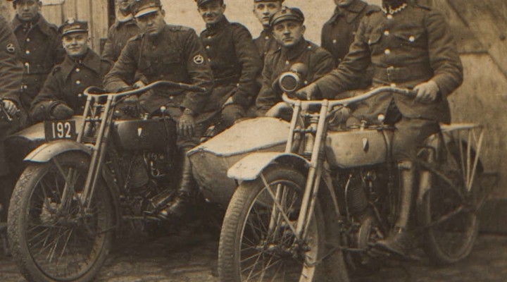 Motocykl Harley Davidson najpopularniejsza marka w Polsce w latach 20 z