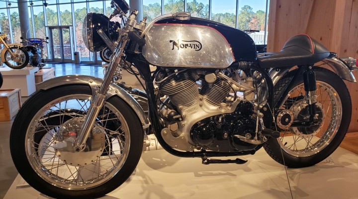 Motocykl Nor Vin eksponowany w muzeum Barber w USA Fot Wojtek Miezal z