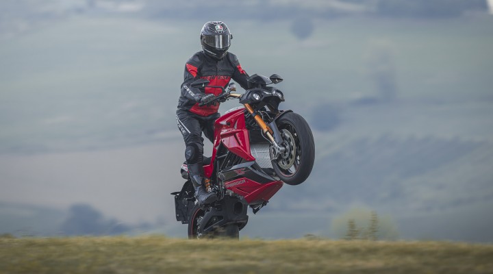 energica eva ribelle super hooligan 02 z z