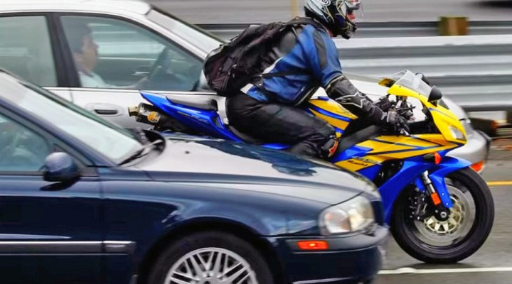 jazda mi dzy samochodami 1 z