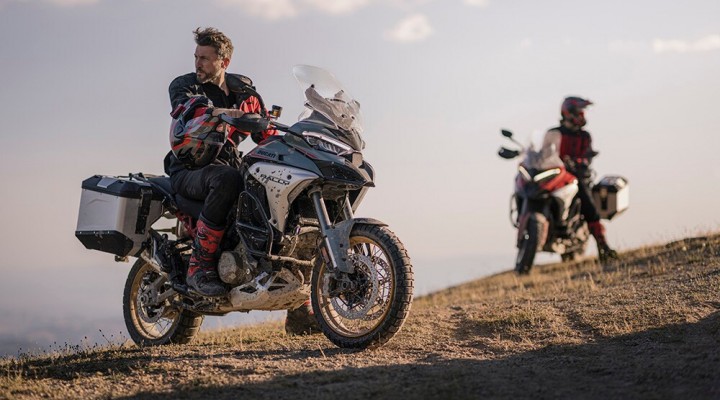 MY26 MULTISTRADA V4 DYNAMIC 25 UC856335 Low z