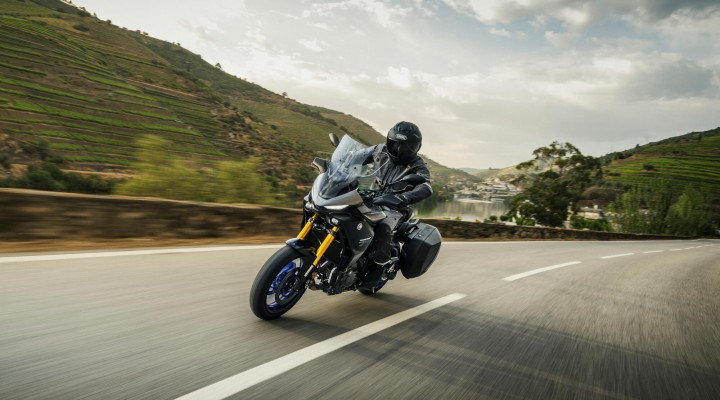 2026 Yamaha MT07TRGTS EU Icon Performance Action 001 03 z