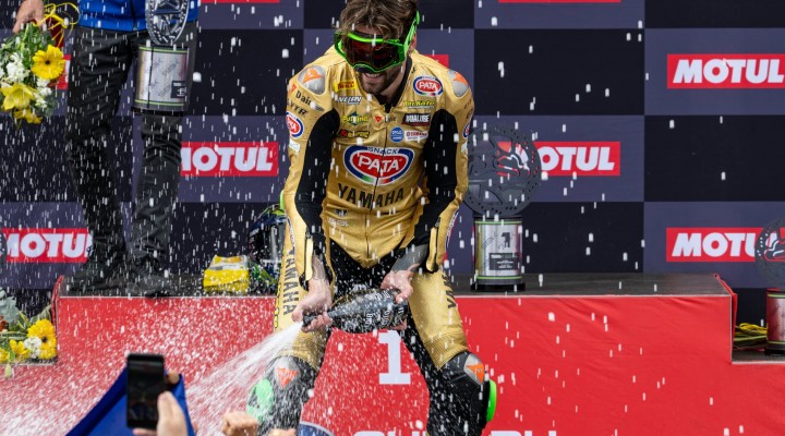 stefano manzi 2025 world supersport champion z