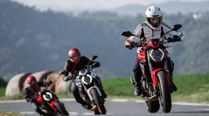 09 MY26 MONSTER DYNAMIC 9 UC870488 Low z