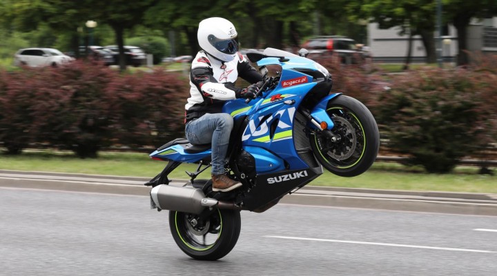 wheelie gsxr z z z