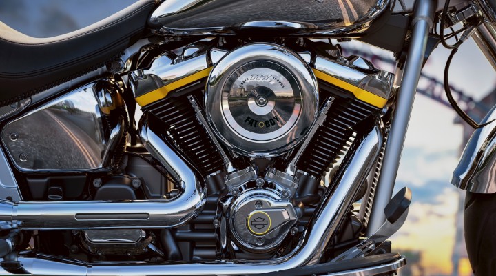 my25 flstfi hero location kf v01 a02 z