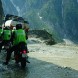43 Motocykle w Himalajach blotniste drogi
