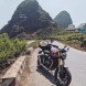 Triumph Speed 40 na wietnamskiej drodze