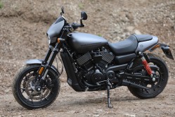 Harley-Davidson Street Rod 750 model 2017 dane techniczne