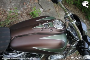 21 Harley Davidson Dyna Super Glide Custom bak