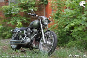 27 Harley Davidson Dyna Super Glide Custom 2004