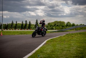 02 Testy prasowe Ducati Monster 2021