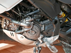 05 Ducati DesertX silnik