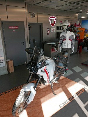 21 Ducati DesertX Moto Mio Krakow