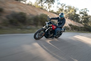 04 Harley Davidson Nightster 2022 w akcji