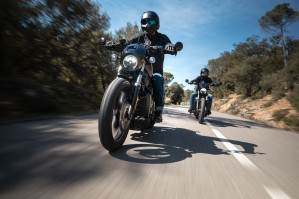06 Harley Davidson Nightster 2022 na drodze