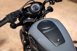 17 Harley Davidson Nightster 2022 kokpit zbiornik