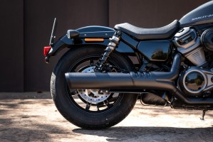 19 Harley Davidson Nightster 2022 tylne zawieszenie