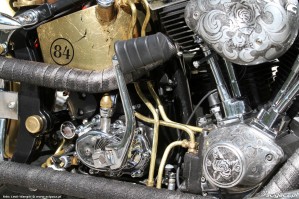 19 Harley Davidson FXST Softail Standard custom silnik z bliska