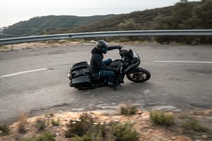 16 Harley Davidson Low Rider ST zakret