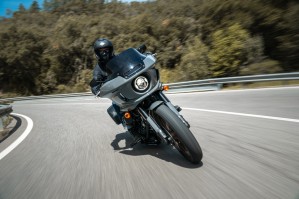 32 Harley Davidson Low Rider ST test